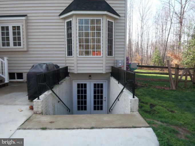 23 Marsh Run Road Fredericksburg, VA 22406 - Photo 22 of 30 Exterior (Rear)