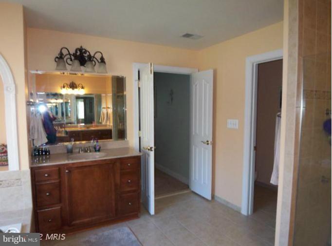 23 Marsh Run Road Fredericksburg, VA 22406 - Photo 27 of 30 Bath (Master)