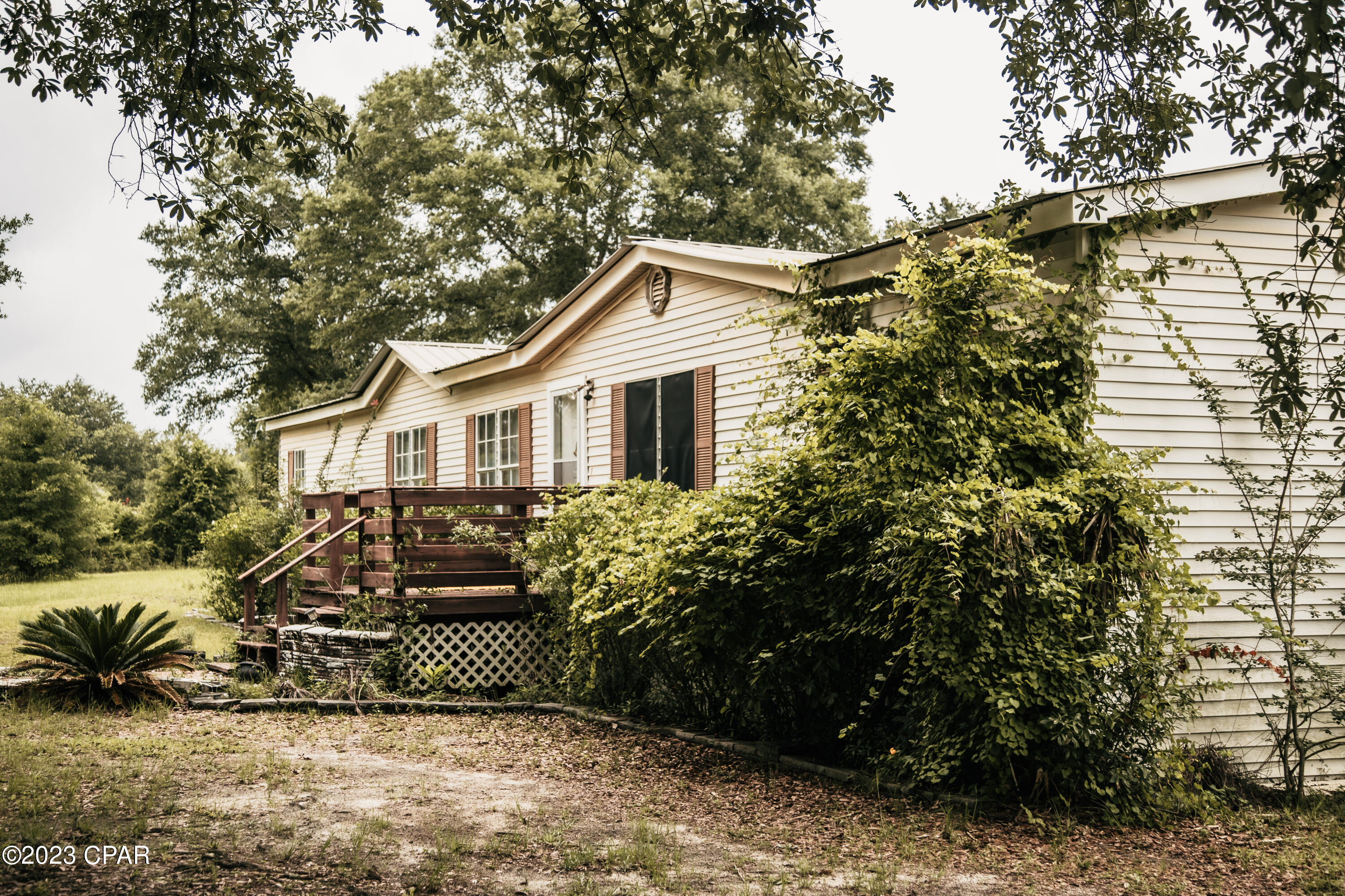 2726 Carter Circle Chipley, FL 32428 - Photo 2 of 43