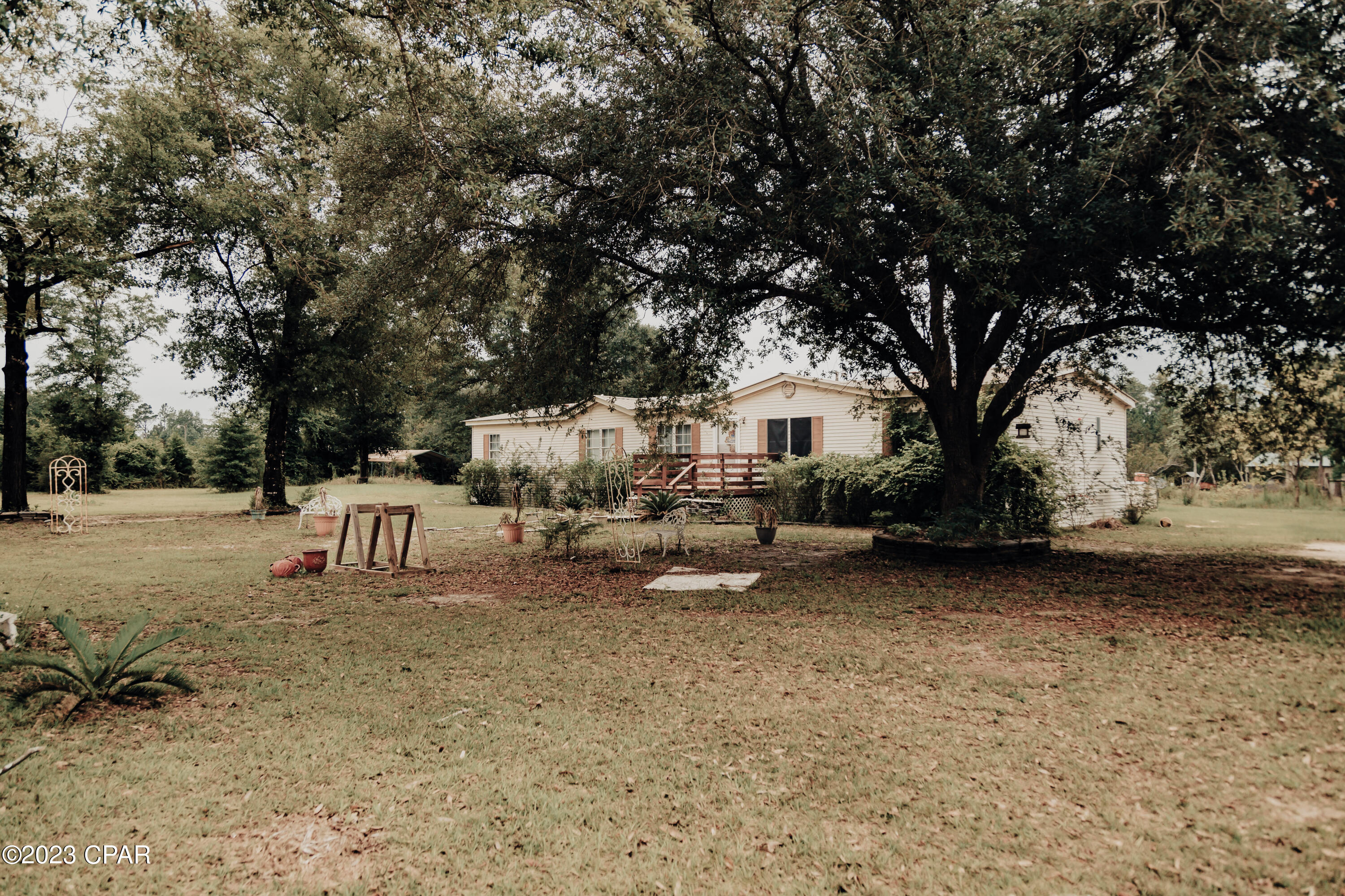 2726 Carter Circle Chipley, FL 32428 - Photo 3 of 43