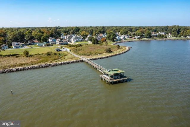 $365,000 | 1208 Oak Avenue, Shady Side, MD 20764