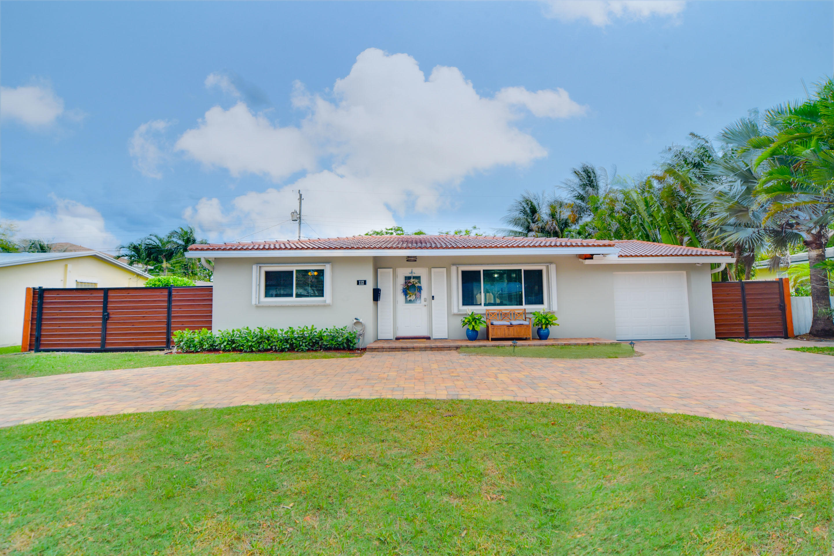 112 Gregory Place West Palm Beach, FL 33405 - Photo 2 of 28 MLS-7