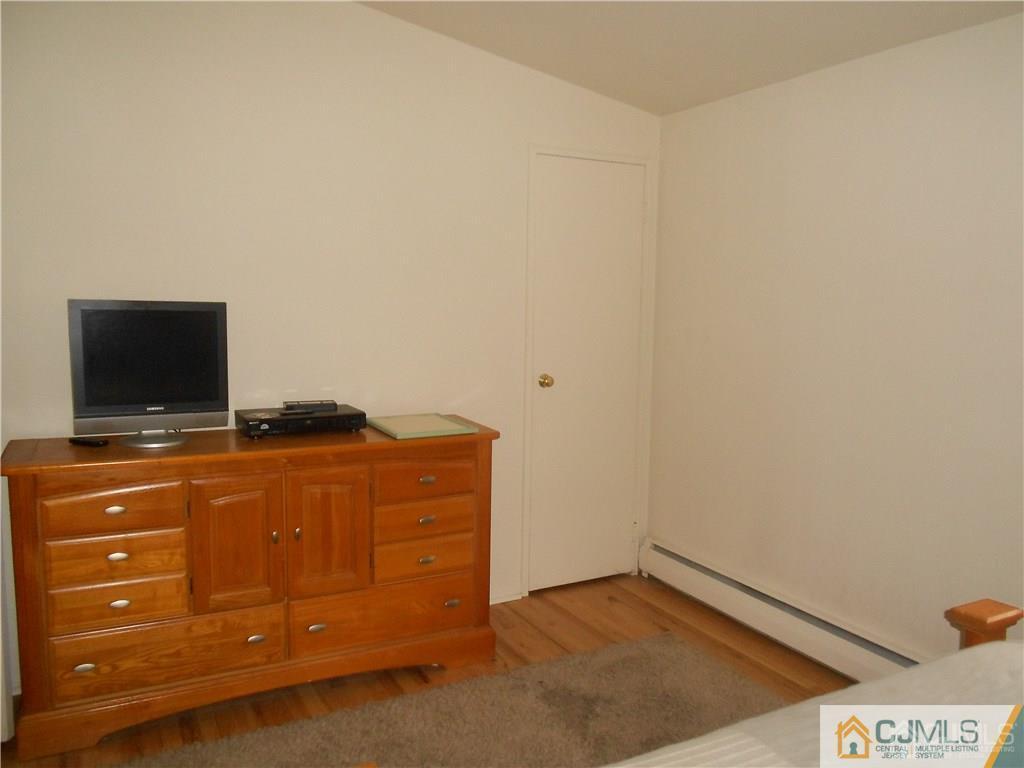 1457 Mohawk Road North Brunswick, NJ 08902 - Photo 12 of 18 Gallery Image 12