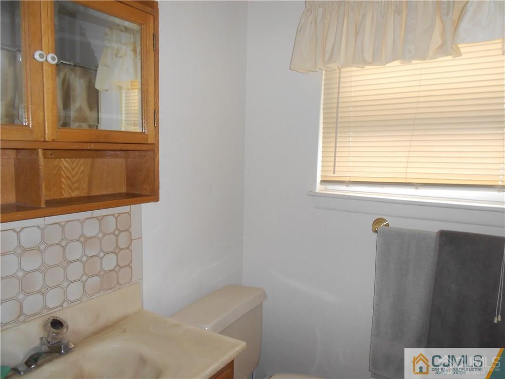 1457 Mohawk Road North Brunswick, NJ 08902 - Photo 14 of 18 Gallery Image 14