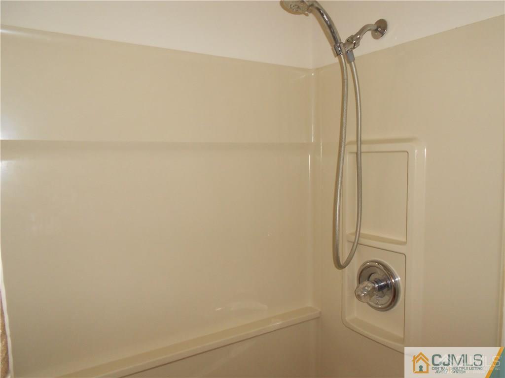 1457 Mohawk Road North Brunswick, NJ 08902 - Photo 15 of 18 Gallery Image 15