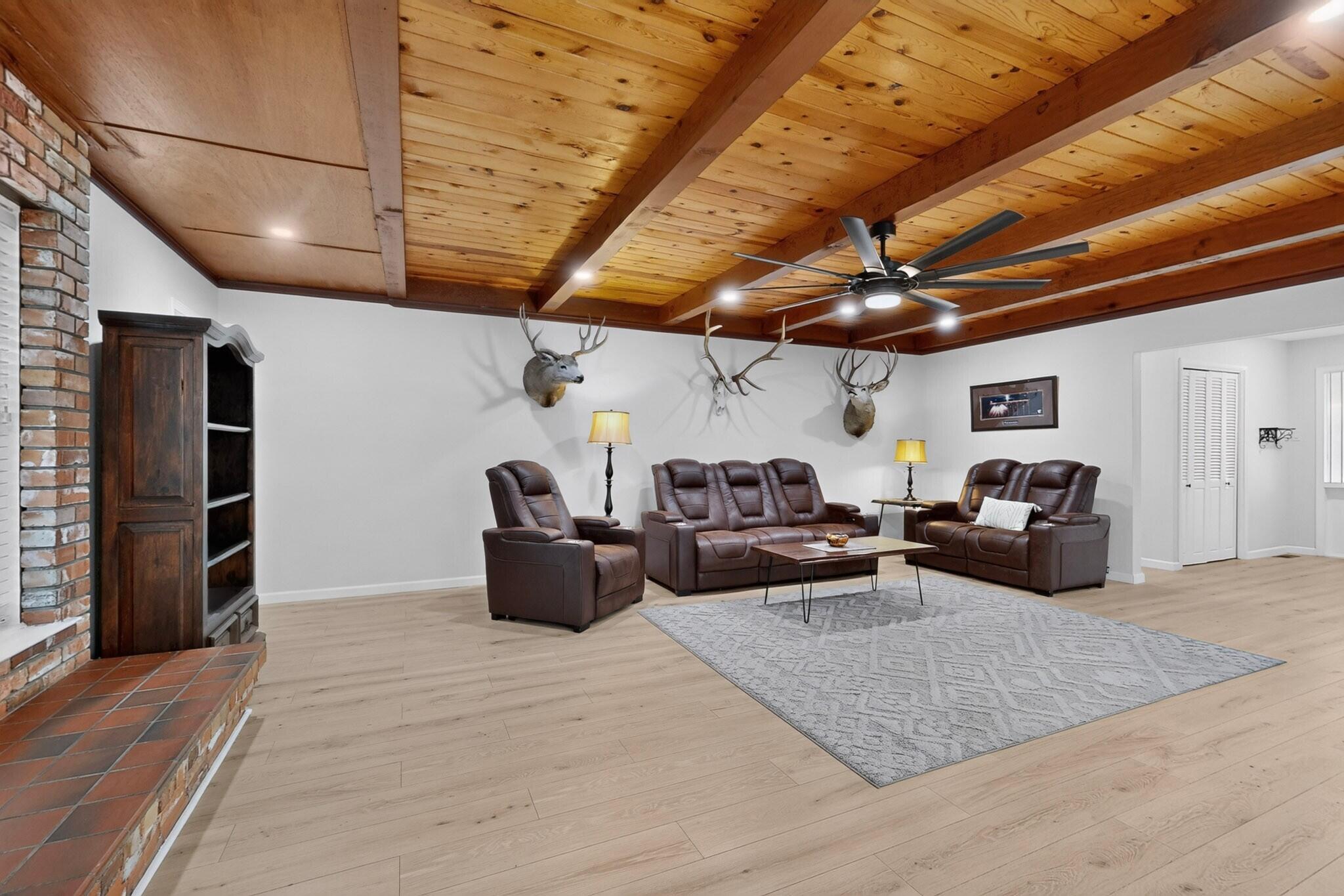 3833 Inca Street Northeast Albuquerque, NM 87111 - Photo 8 of 43 Gallery Image 8