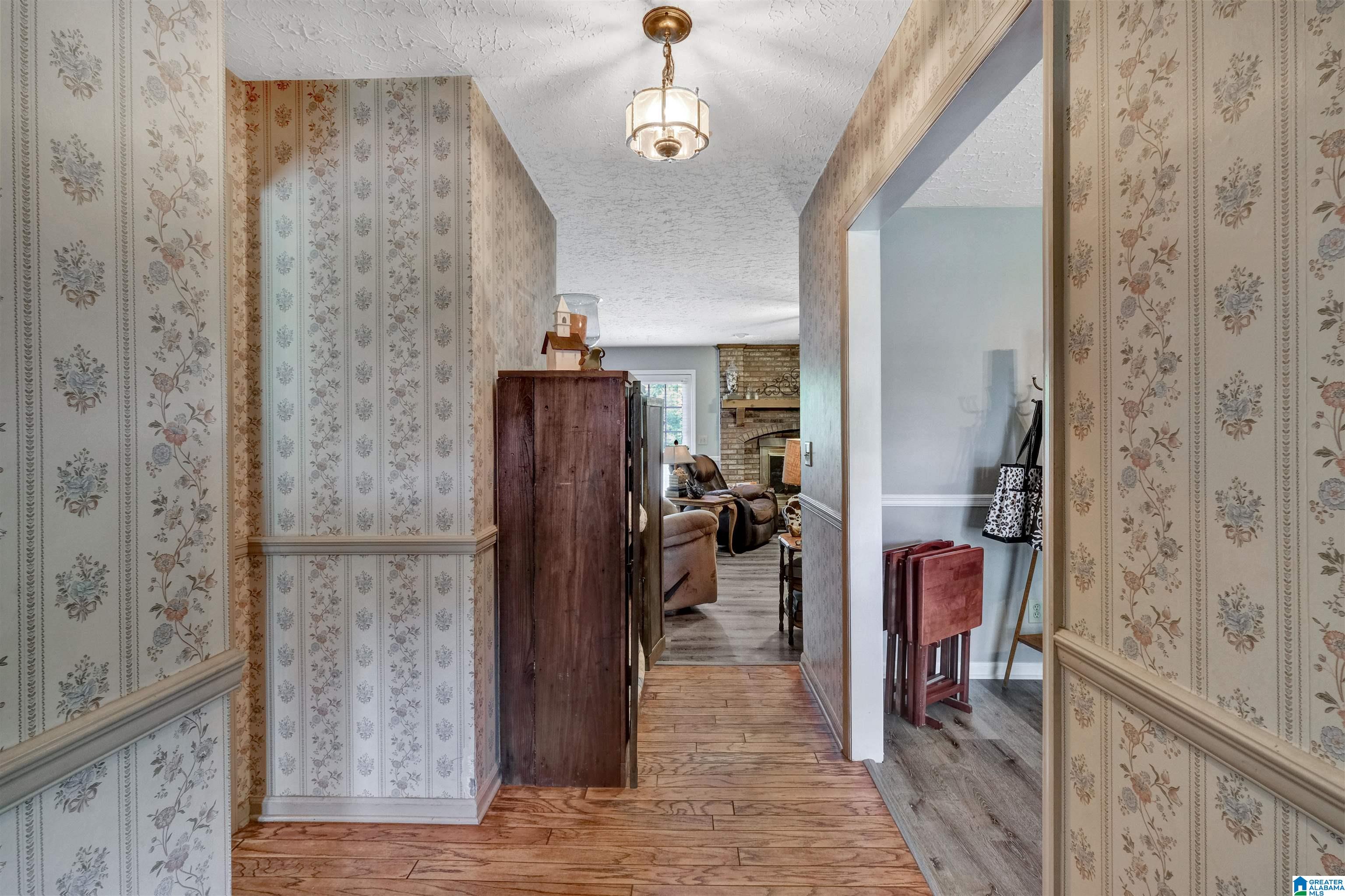 811 Nelson Road Oxford, AL 36203 - Photo 3 of 28