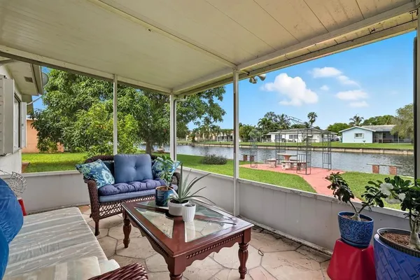 $484,999 | 9407 Northwest 70th Place, Tamarac, FL 33321