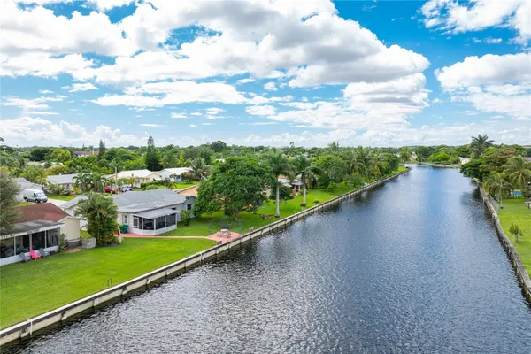 $484,999 | 9407 Northwest 70th Place, Tamarac, FL 33321