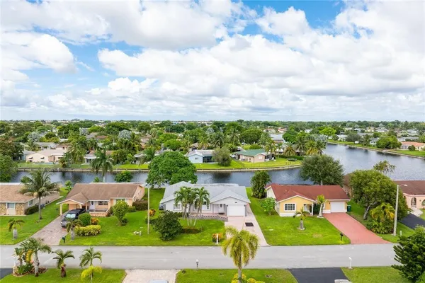 $484,999 | 9407 Northwest 70th Place, Tamarac, FL 33321