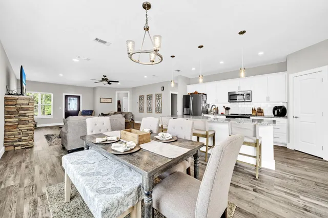 $464,900 | 1512 East Ponderosa Road, Fort Walton Beach, FL 32547