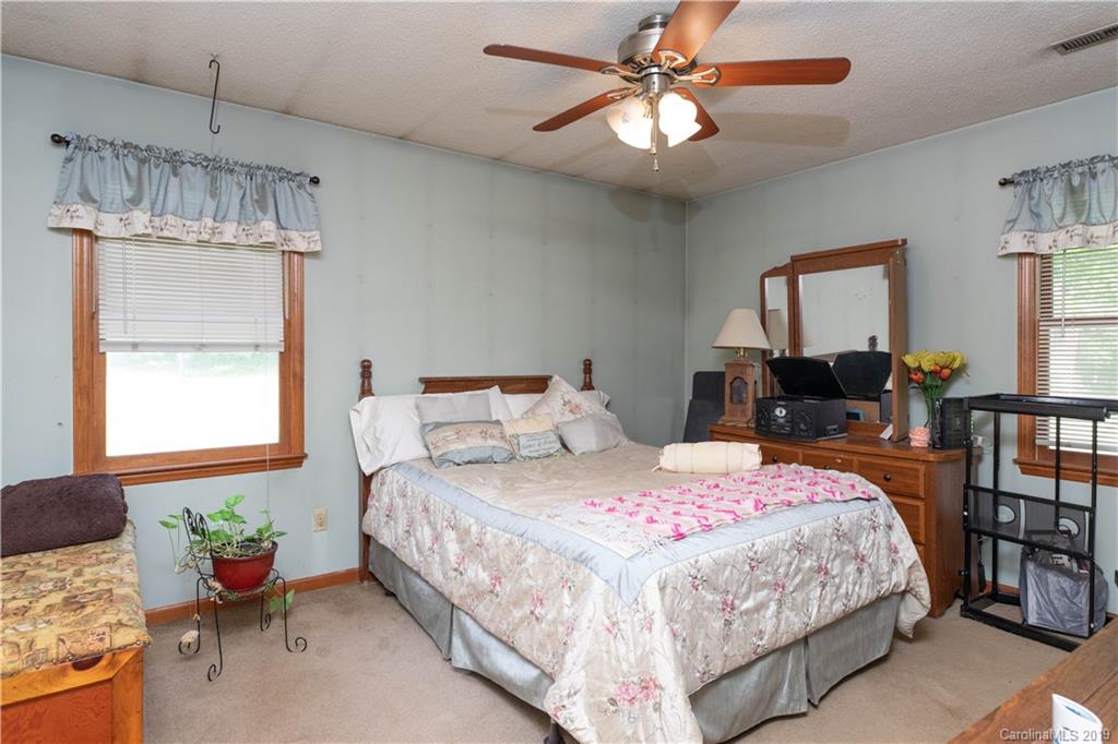 2256 Lawrence Road Clover, SC 29710 - Photo 13 of 16