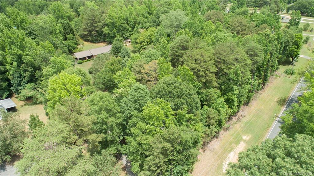 2256 Lawrence Road Clover, SC 29710 - Photo 5 of 16