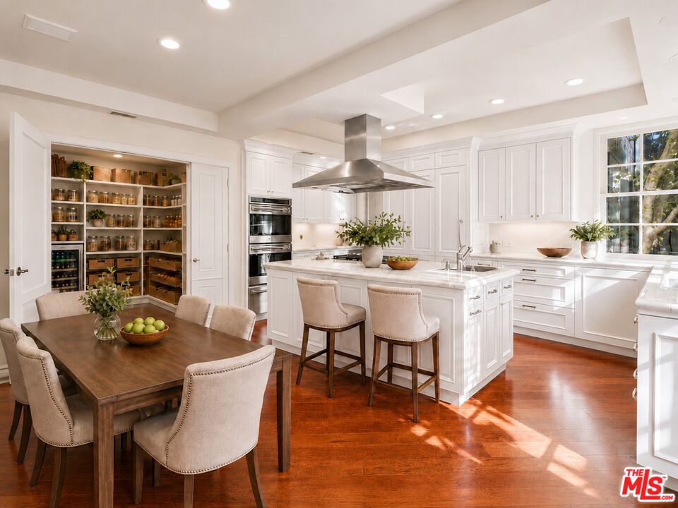 12386 Ridge Circle Los Angeles, CA 90049 - Photo 15 of 65