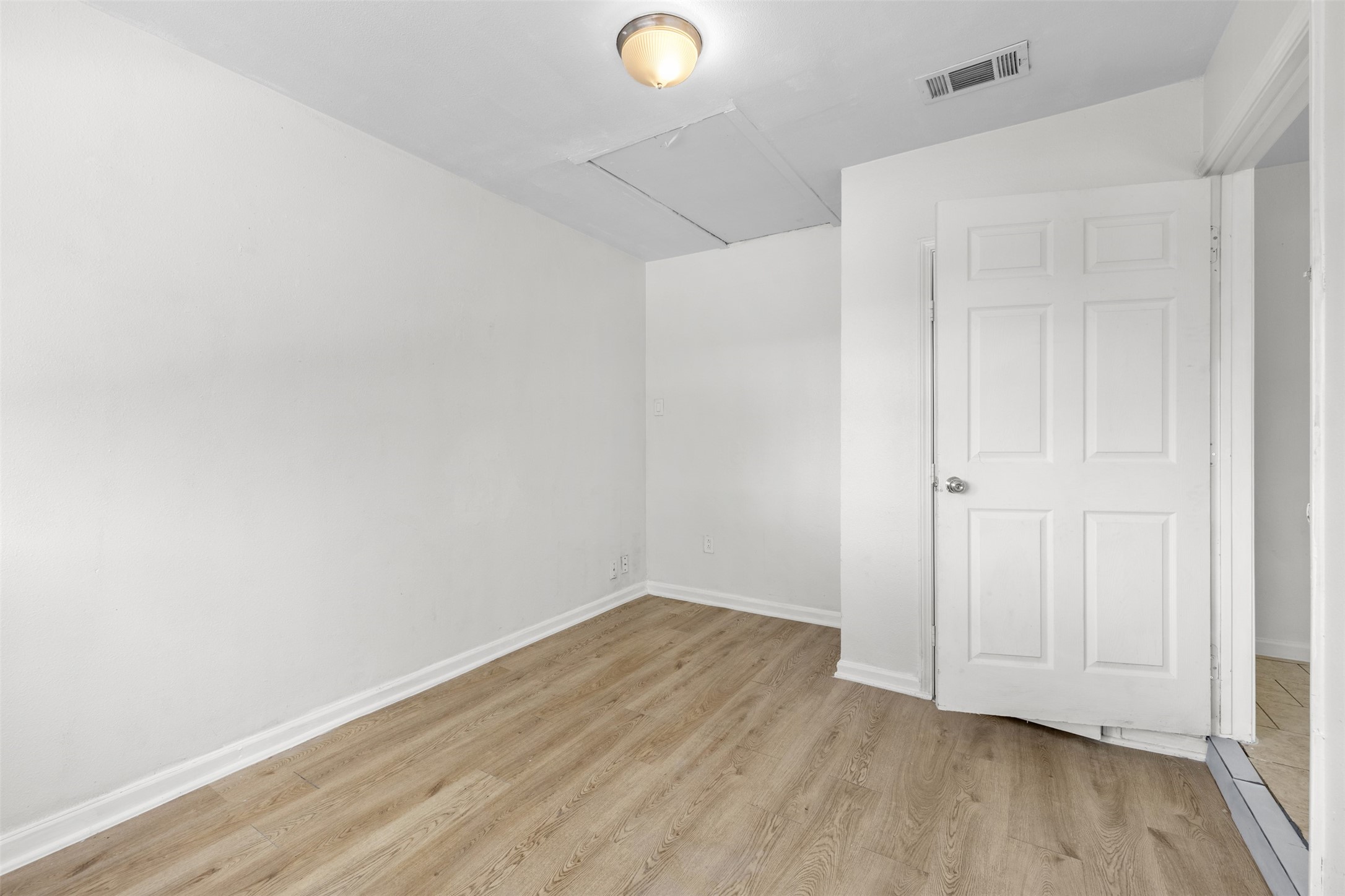 9802 Lum Lane Houston, TX 77078 - Photo 13 of 45 Converted garage into 4th bedroom in main home from previous owner