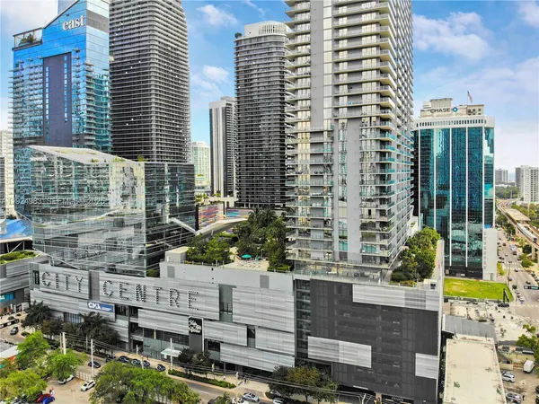 $600,000 | 88 Southwest 7th Street, Unit 2008, Miami, FL 33130