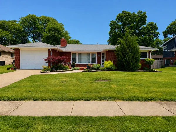 $154,900 | 1812 Avenue East, Sterling, IL 61081
