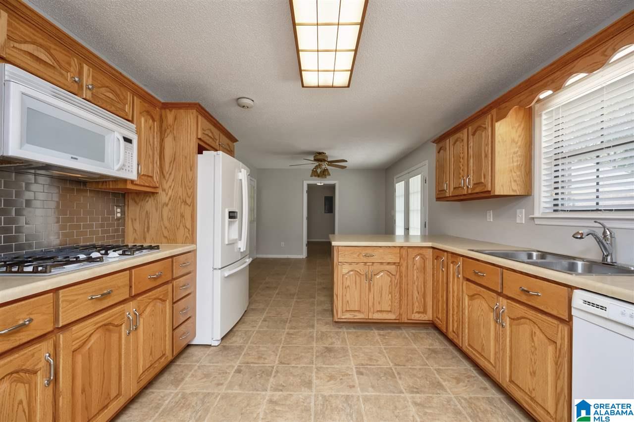370 Smith Road Jemison, AL 35085 - Photo 9 of 40 Gallery Image 9