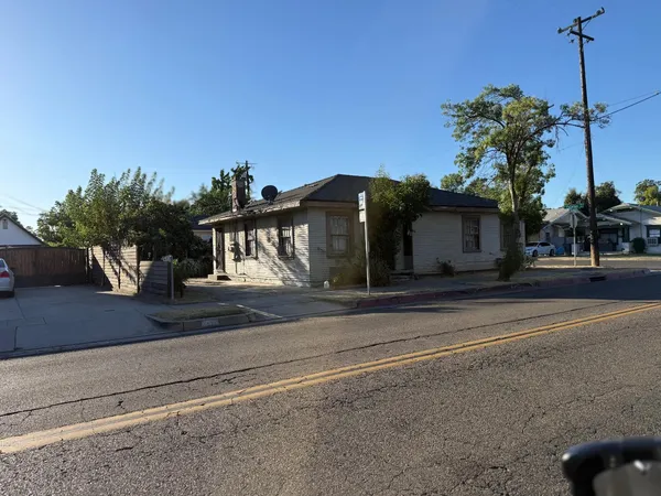$200,000 | 1405 East Patterson Avenue, Fresno, CA 93728