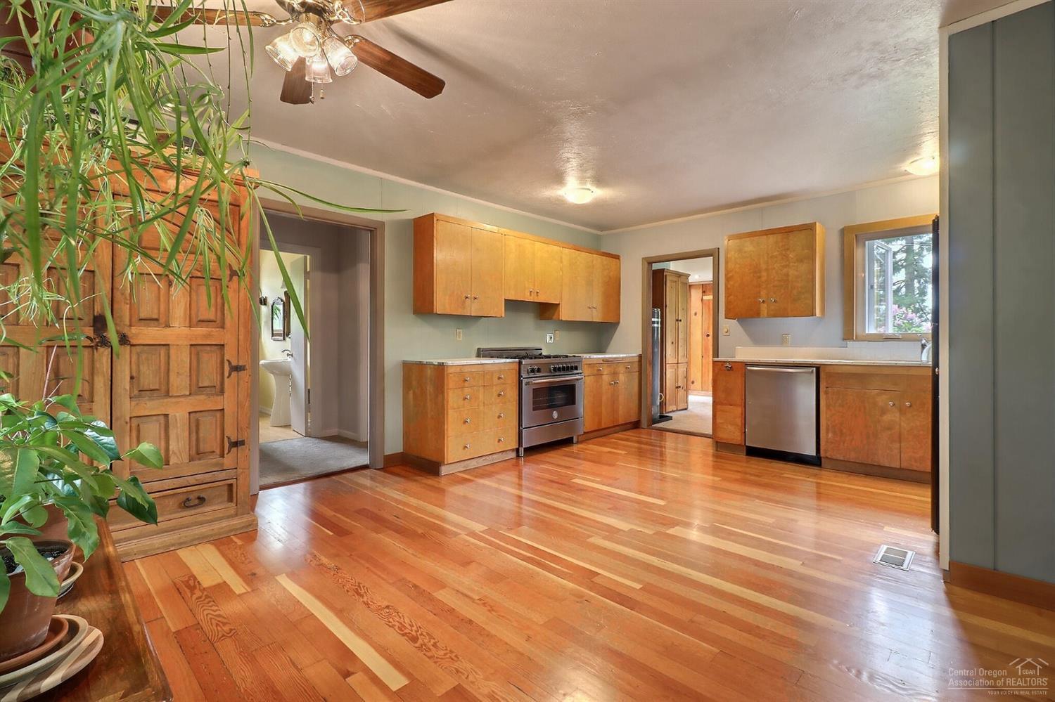 6700 Southwest Taylors Ferry Road Portland, OR 97223 - Photo 7 of 25 Additional Photo