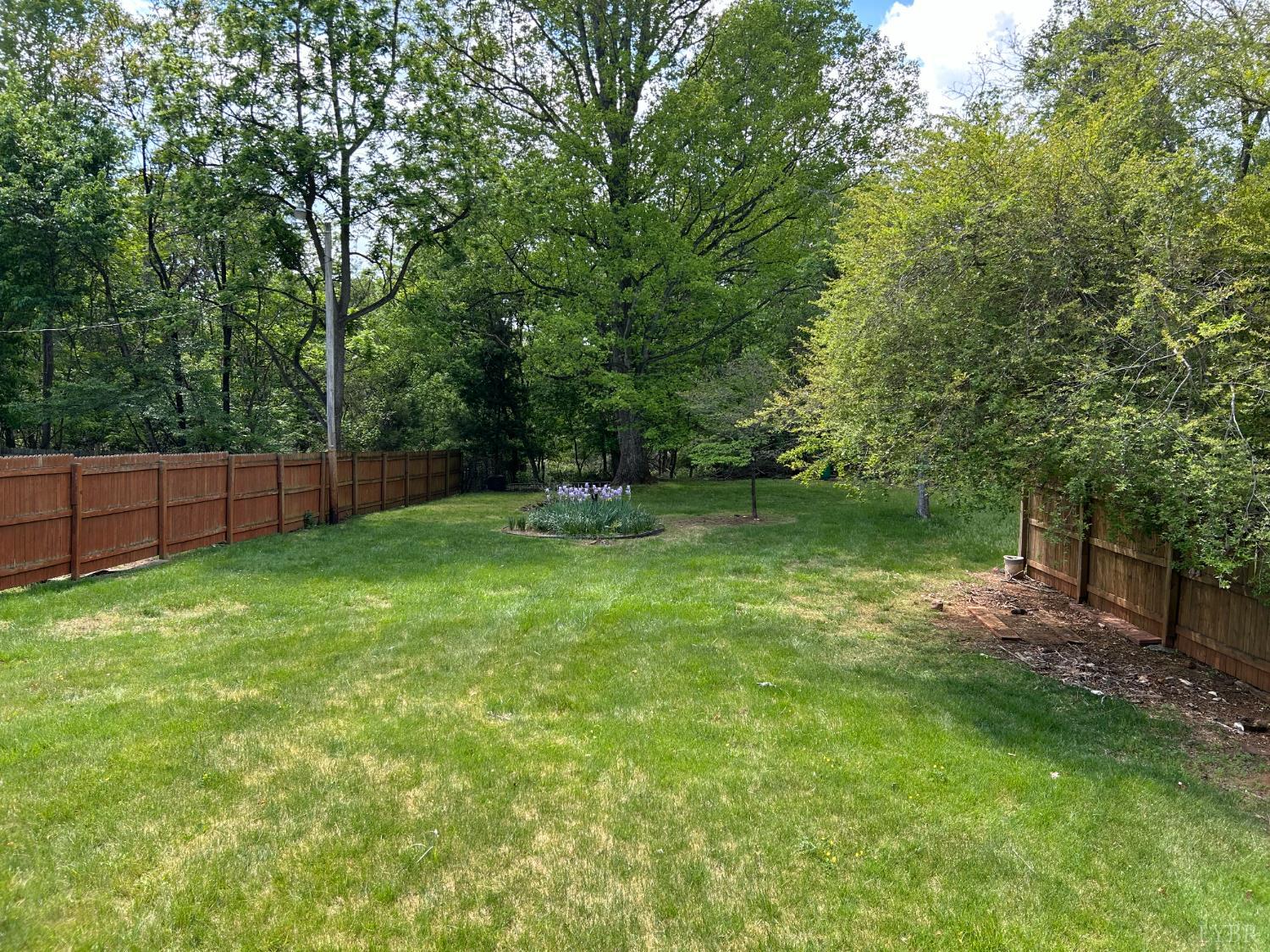 1153 Stratford Road Lynchburg, VA 24502 - Photo 20 of 24 Nice Level Backyard