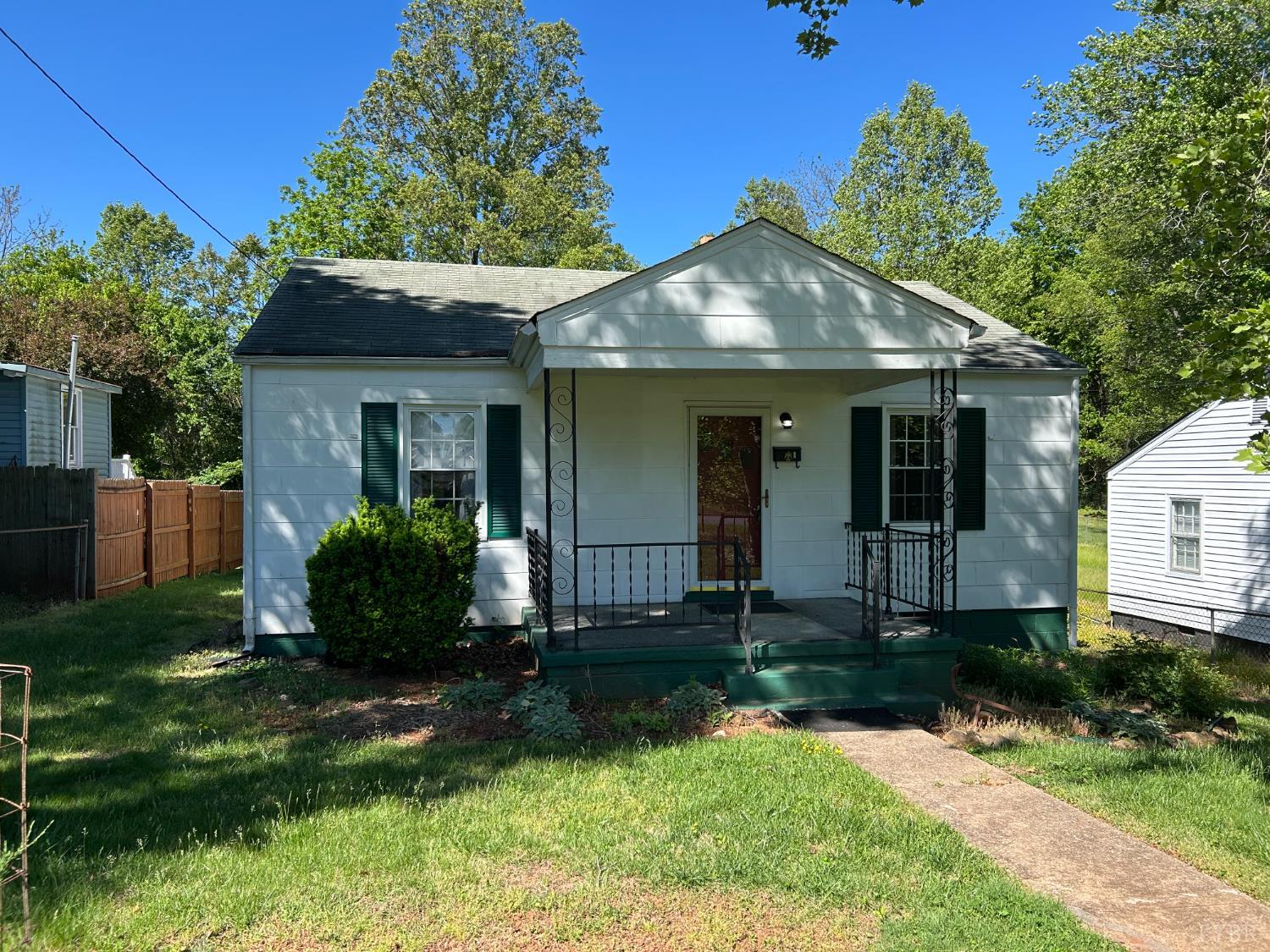 1153 Stratford Road Lynchburg, VA 24502 - Photo 2 of 24 Front View