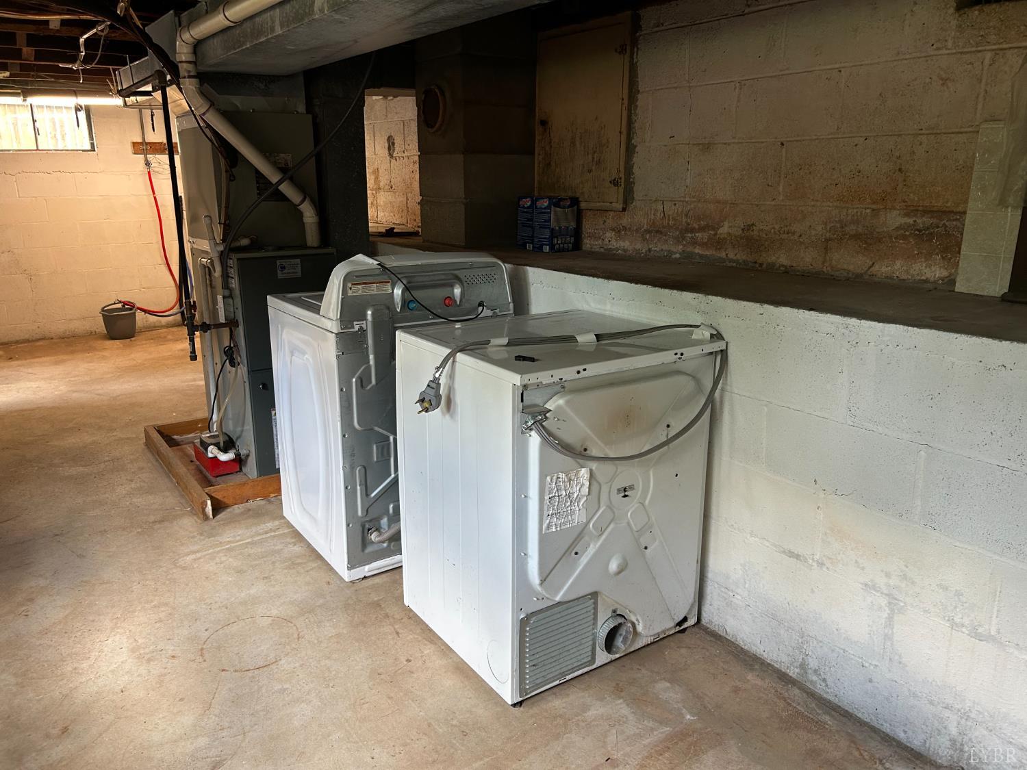 1153 Stratford Road Lynchburg, VA 24502 - Photo 24 of 24 Washer & Dryer