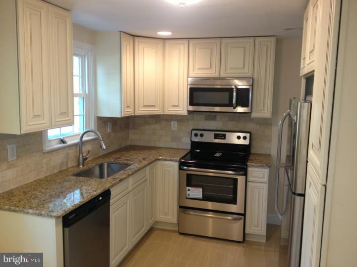 303 South Trooper Road Norristown, PA 19403 - Photo 4 of 22 Kitchen