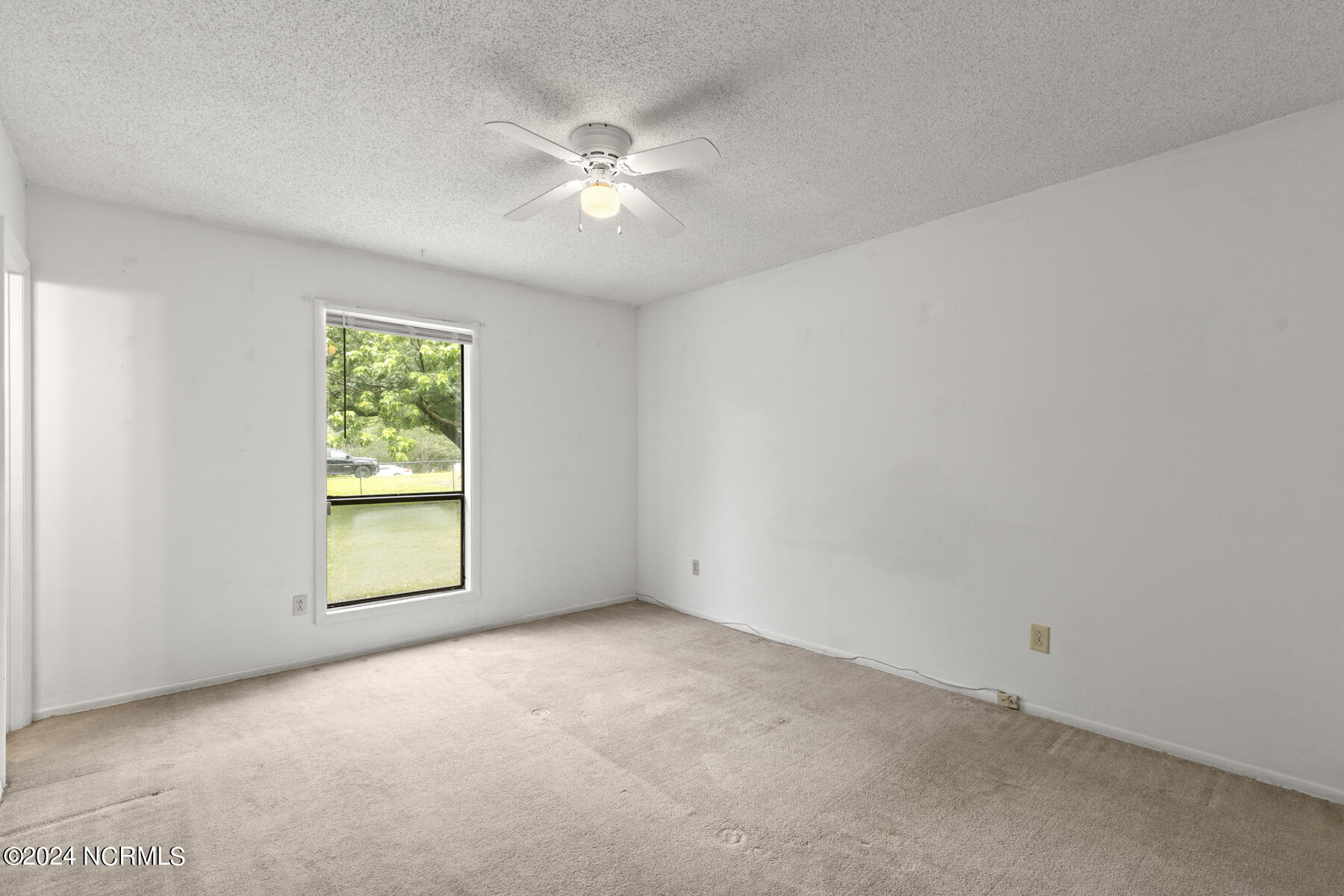 629 Shadowridge Road Jacksonville, NC 28546 - Photo 13 of 23 guest bed1