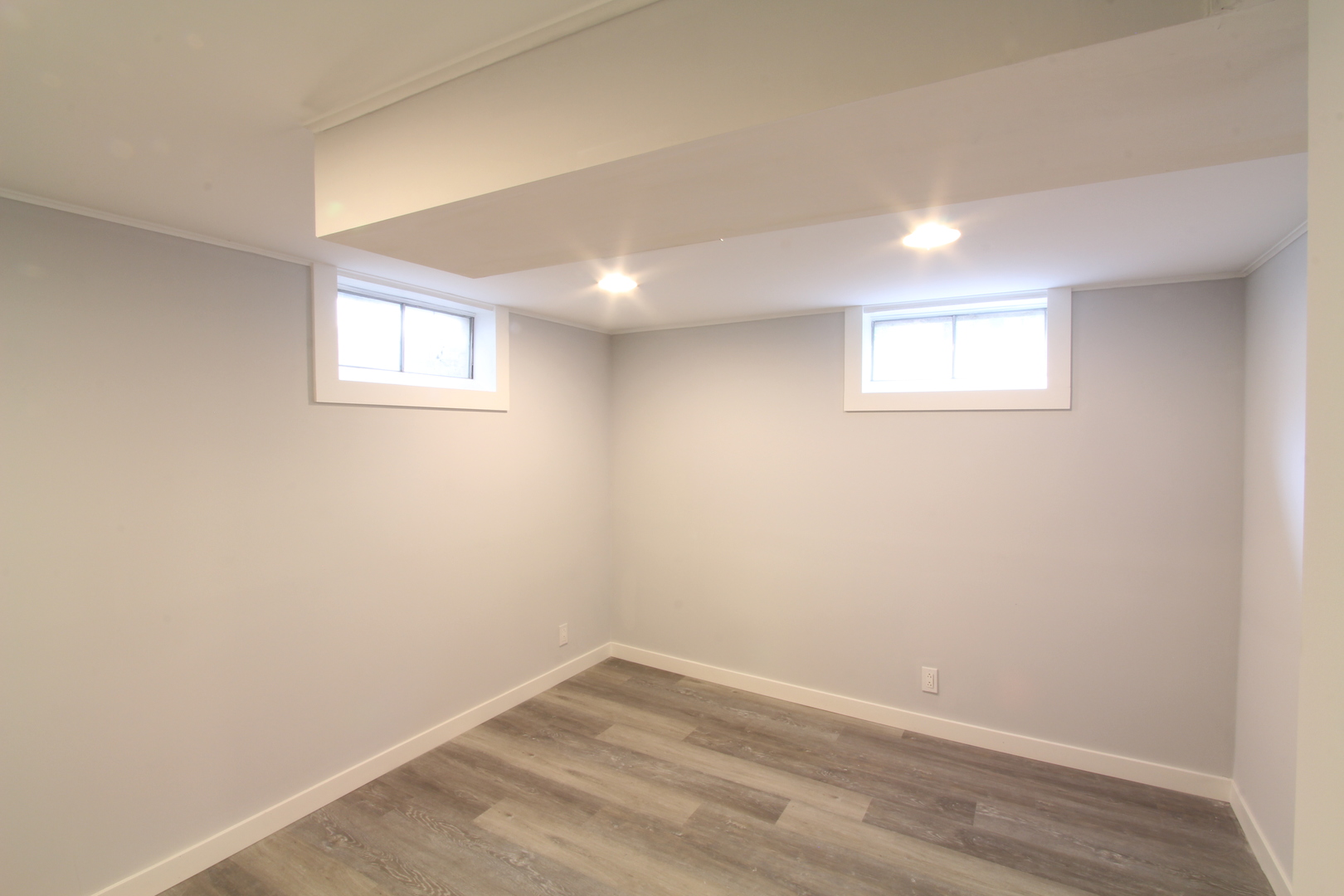 703 Sheridan Road Normal, IL 61761 - Photo 13 of 15 an empty room with a window