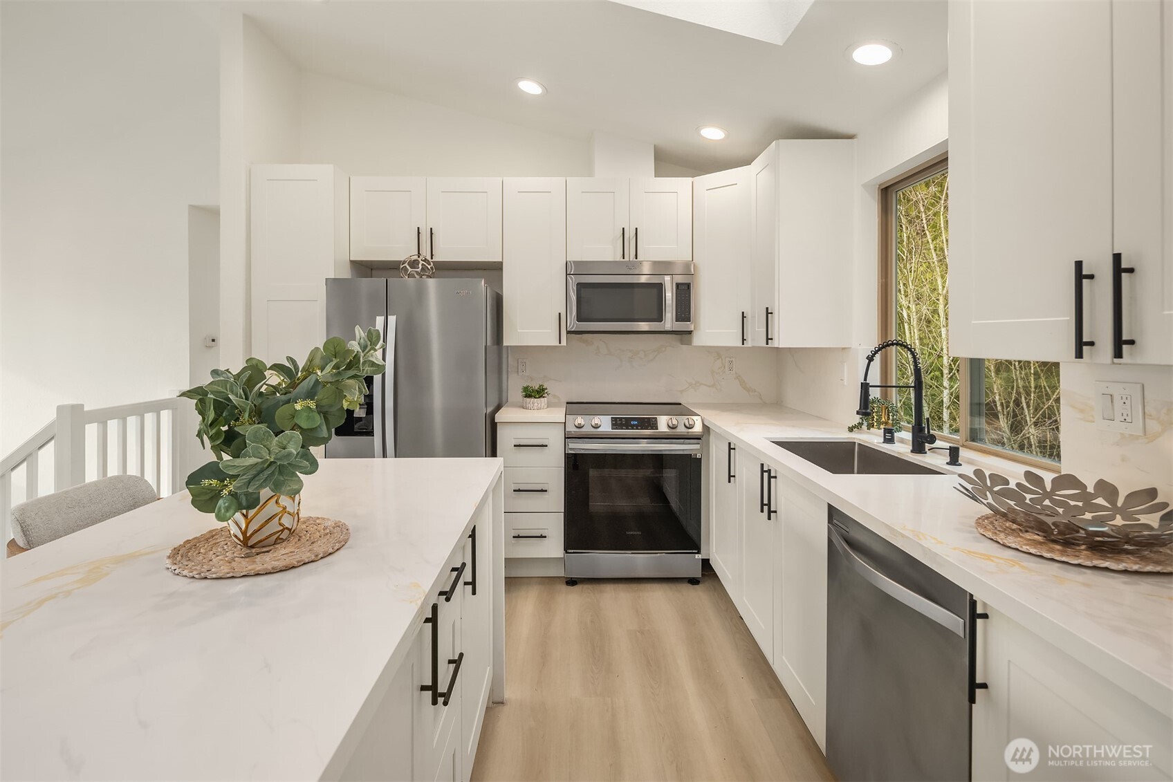 727 198th Place Southeast Bothell, WA 98012 - Photo 7 of 25 Gallery Image 7