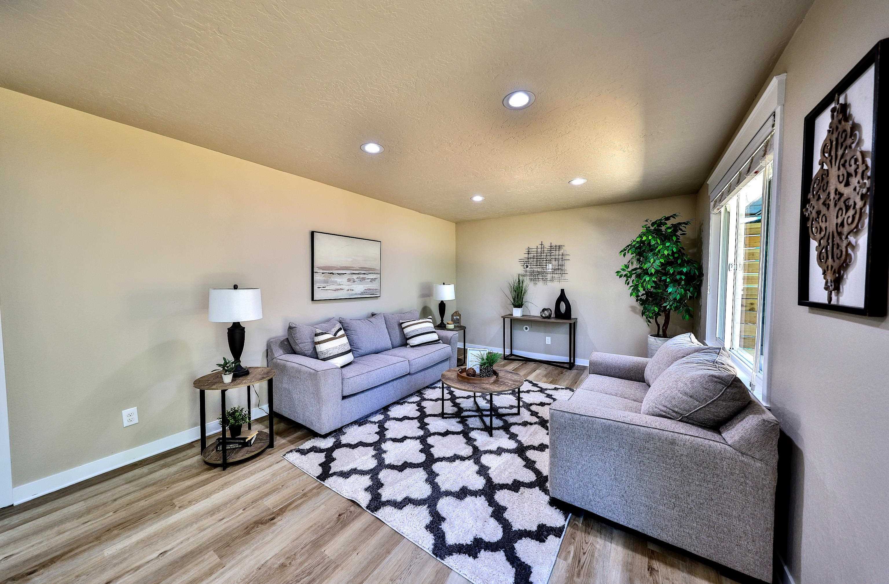 4725 South Bates Road Spokane, WA 99206 - Photo 11 of 48