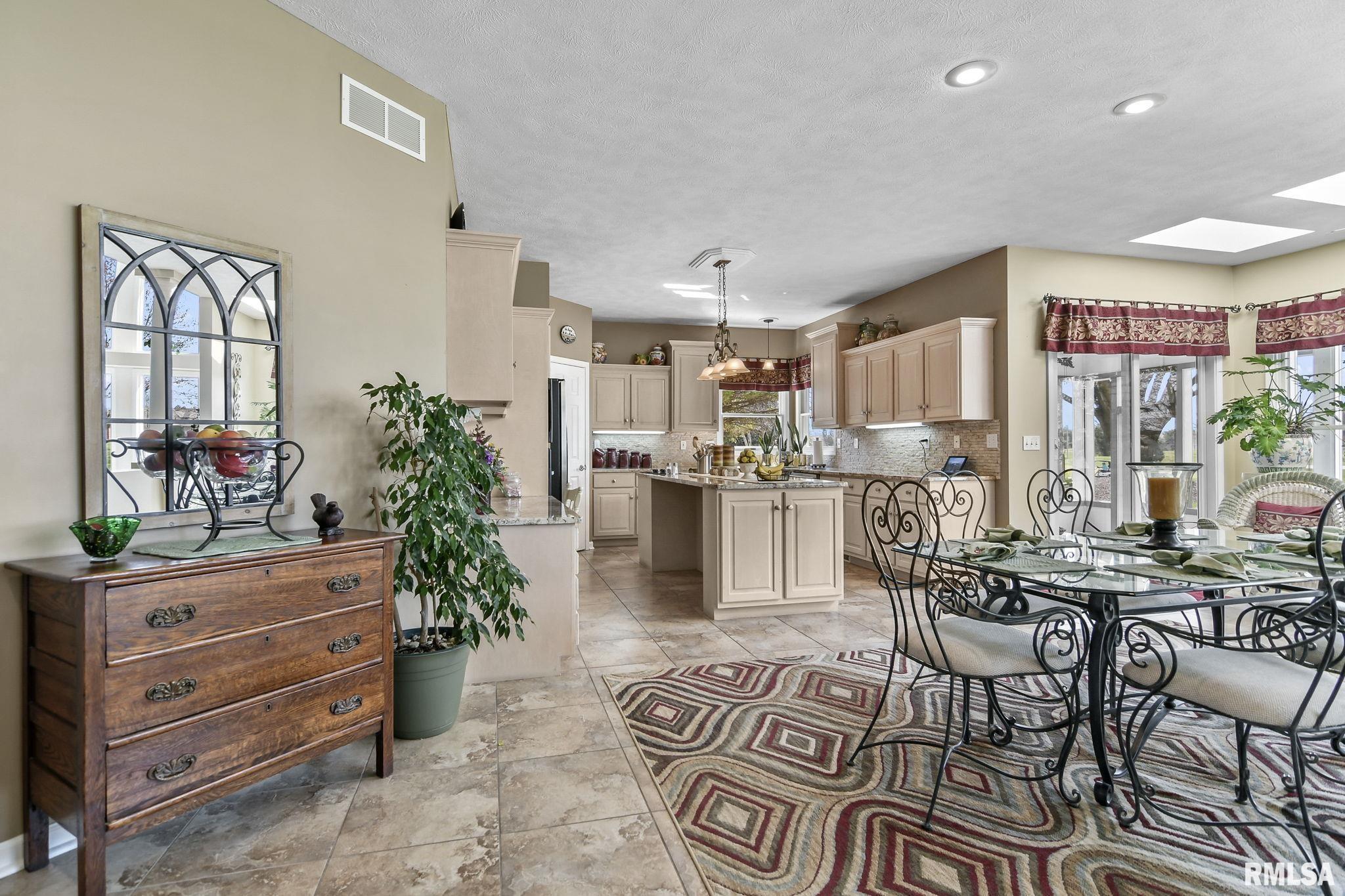 4517 Blackwolf Road Springfield, IL 62711 - Photo 19 of 67