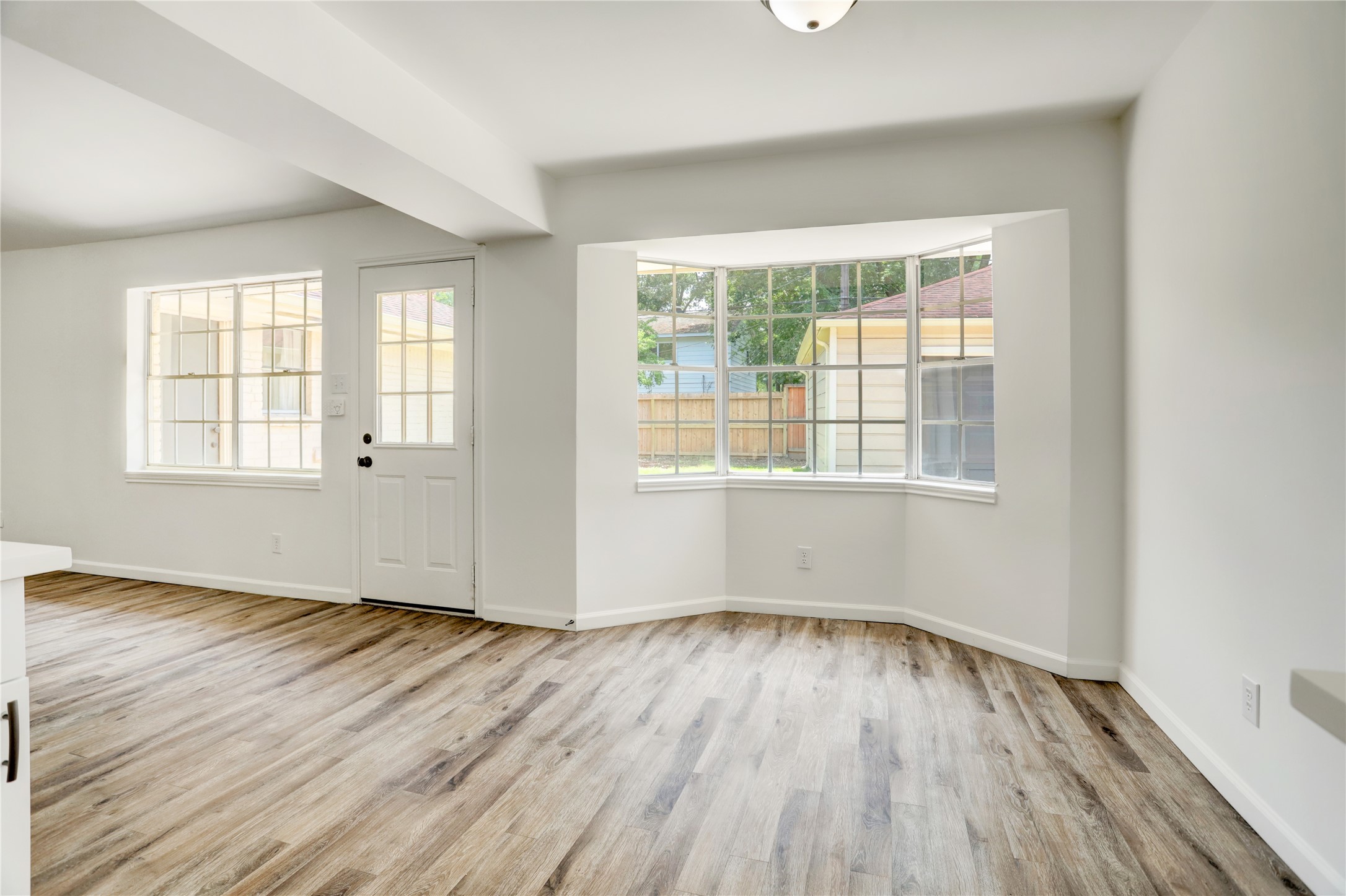 14035 Myrtlea Drive Houston, TX 77079 - Photo 11 of 38 Breakfast area with large windows to let in the light.