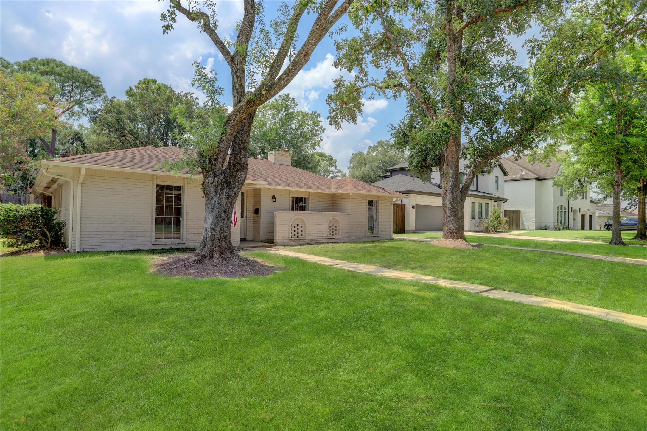 14035 Myrtlea Drive Houston, TX 77079 - Photo 2 of 38