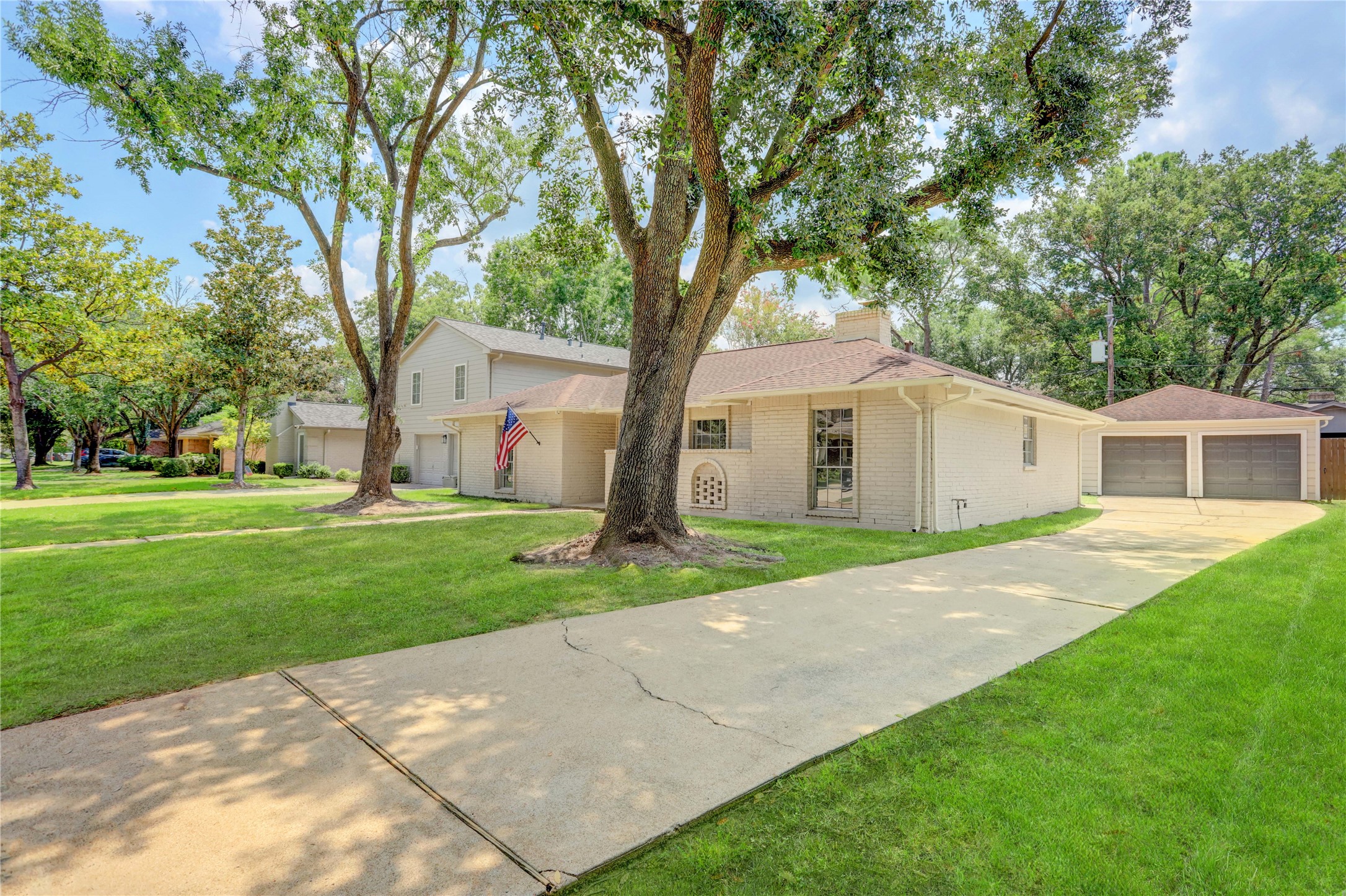 14035 Myrtlea Drive Houston, TX 77079 - Photo 3 of 38 Myrtlea is a quiet street with very little traffic.