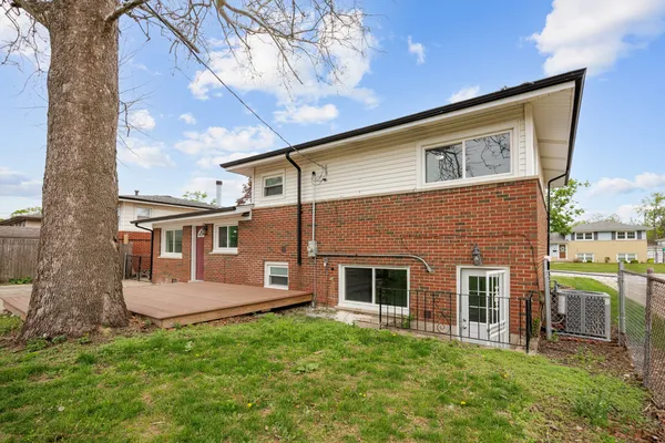 $199,900 | 90 Peyton Drive, Chicago Heights, IL 60411