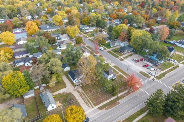 $244,900 | 1208 West Broadway Street, Mount Pleasant, MI 48858