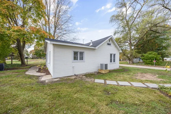 $229,000 | 1208 West Broadway Street, Mount Pleasant, MI 48858