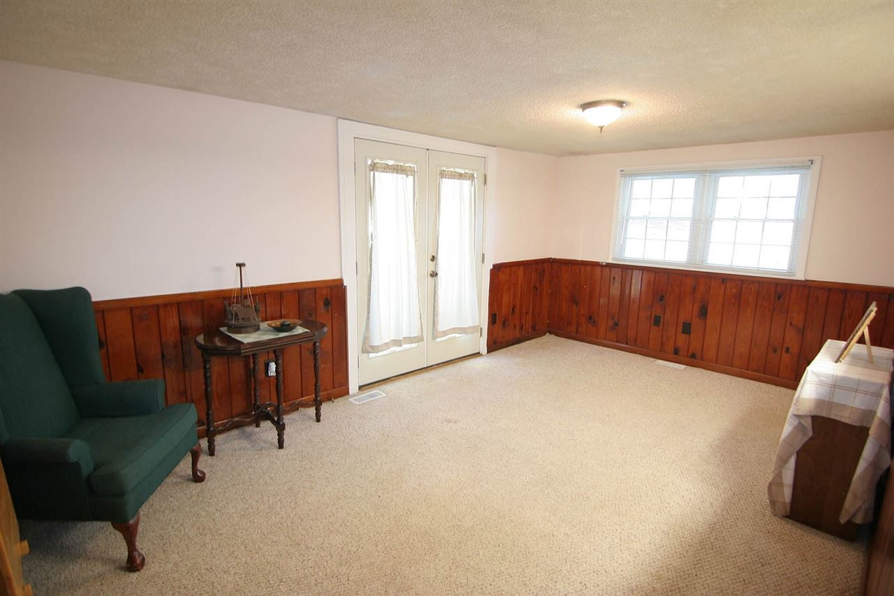 6875 Benson Hardee Road Benson, NC 27504 - Photo 17 of 25 Living Room
