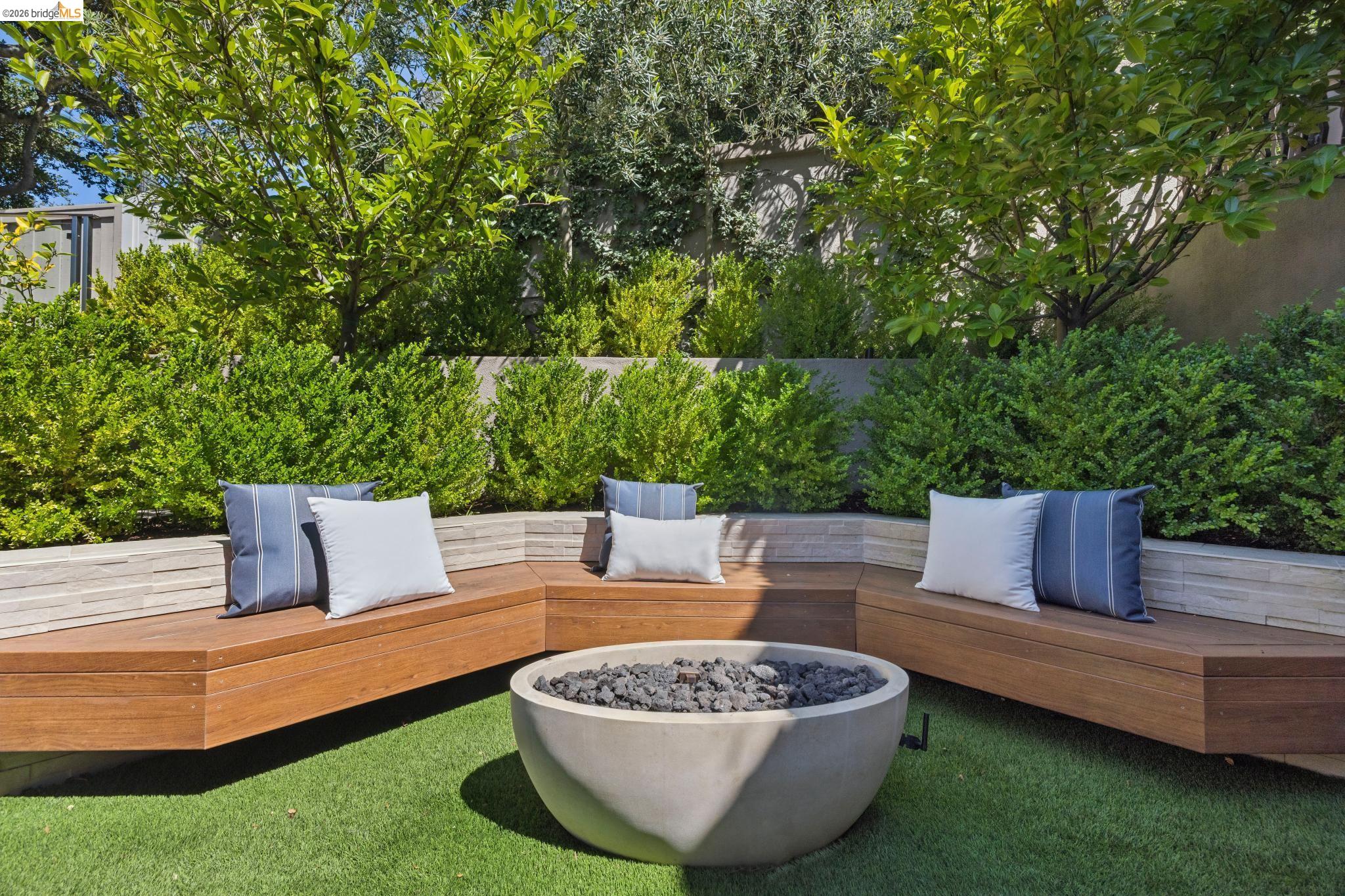 1426 Grand View Drive Berkeley, CA 94705 - Photo 30 of 55