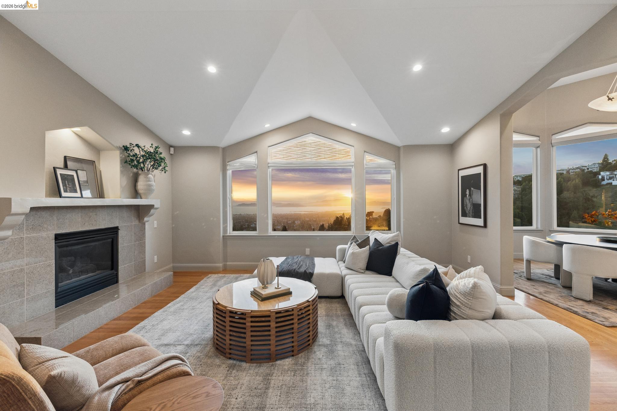 1426 Grand View Drive Berkeley, CA 94705 - Photo 5 of 55 Living with the backdrop of sumptuous views