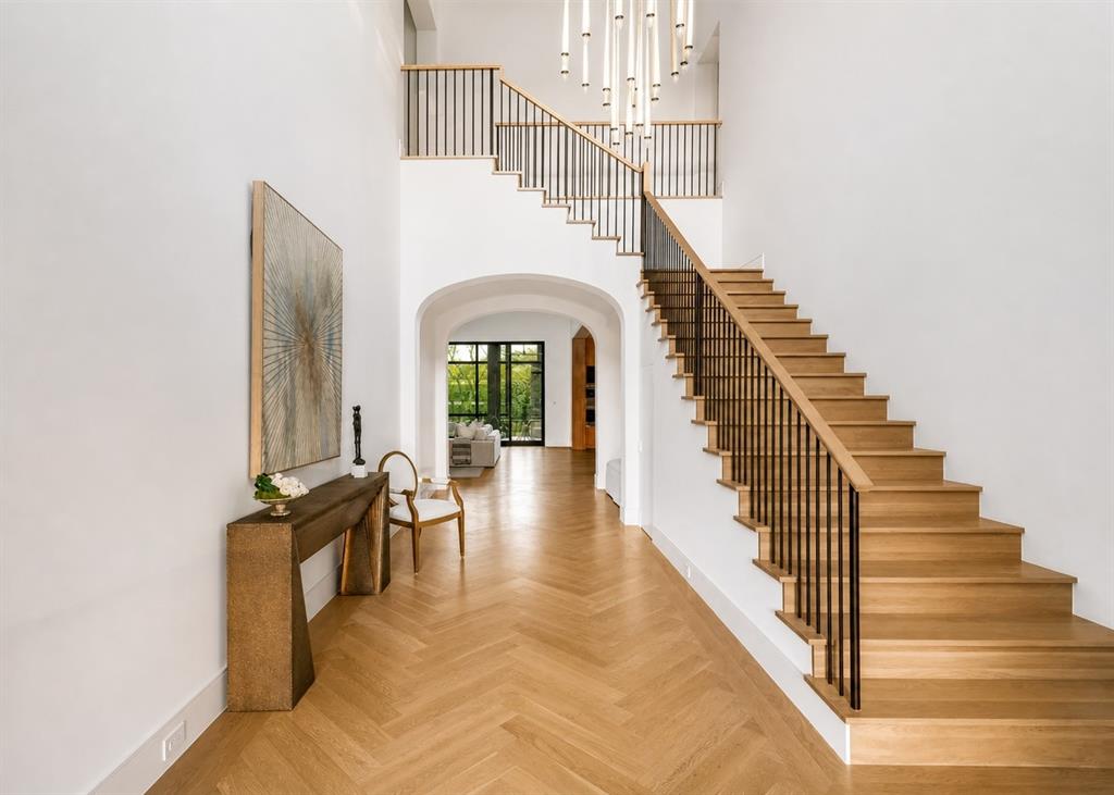 10010 Strait Lane Dallas, TX 75229 - Photo 11 of 40