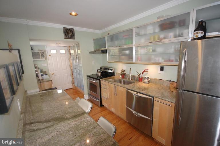 3714 Clarinth Road Baltimore, MD 21215 - Photo 4 of 12 Kitchen