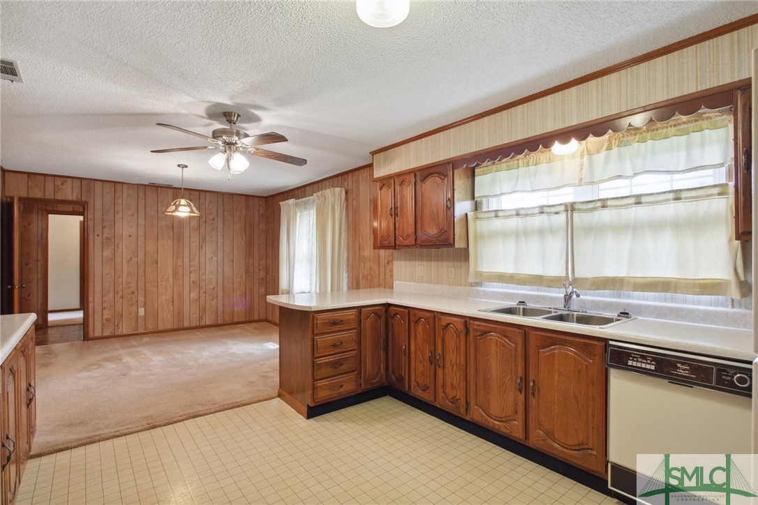 219 George Road Bloomingdale, GA 31302 - Photo 14 of 36 Vintage yet in tip top shape