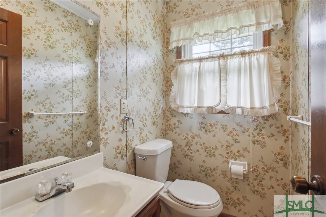 219 George Road Bloomingdale, GA 31302 - Photo 15 of 36 Powder room