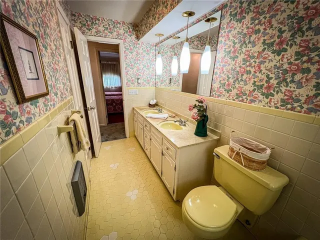 $320,000 | 123 West Muntz Avenue, Butler, PA 16001