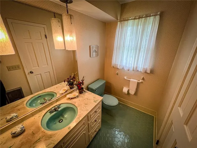 $320,000 | 123 West Muntz Avenue, Butler, PA 16001