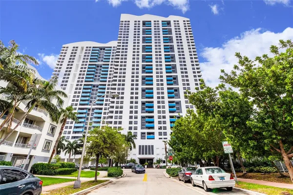 $4,700 | 1330 West Avenue, Unit 2311, Miami Beach, FL 33139