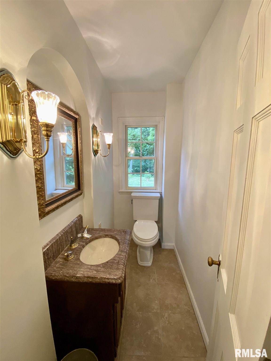 1236 West Adams Road Macomb, IL 61455 - Photo 17 of 30 Gallery Image 17
